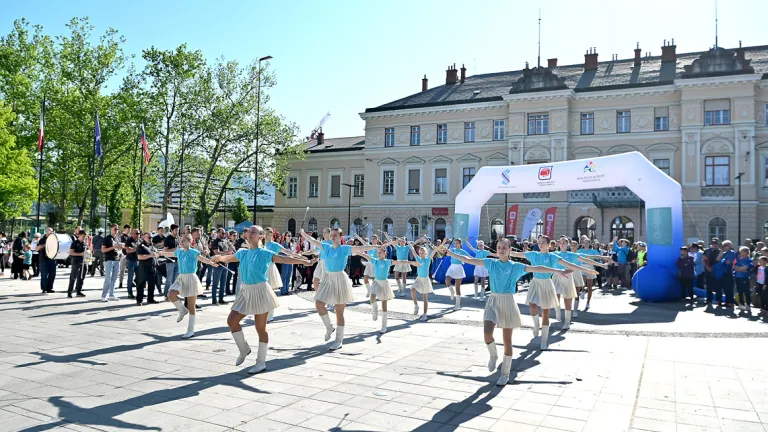 Pohod prijateljstva – 2 mesti, 1 srce